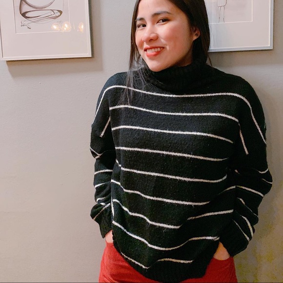 STYLENANDA TURTLENECK SWEATER - Picture 2 of 3